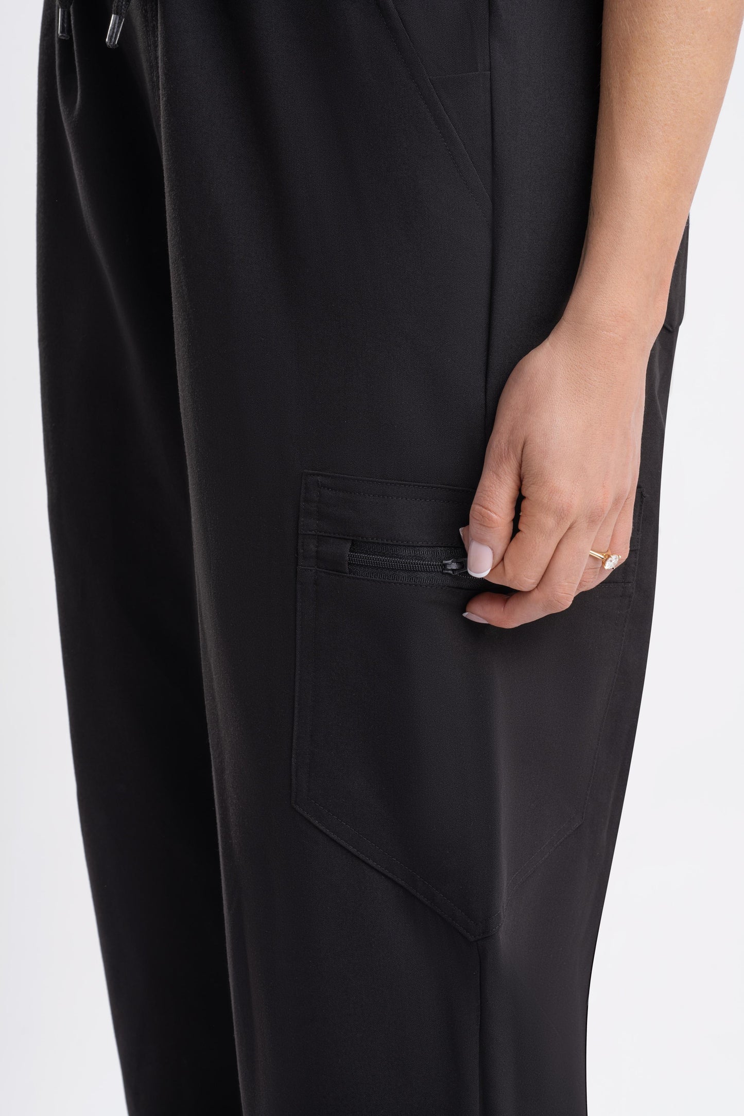 Glide – Women’s Jogger Pants-Black